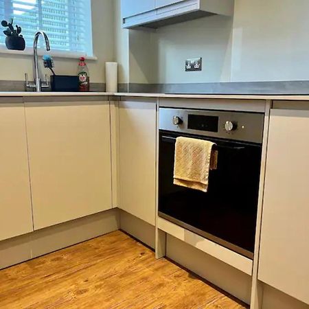 Pass The Keys Modern Family Friendly Flat With Parking Leilighet Rickmansworth Eksteriør bilde