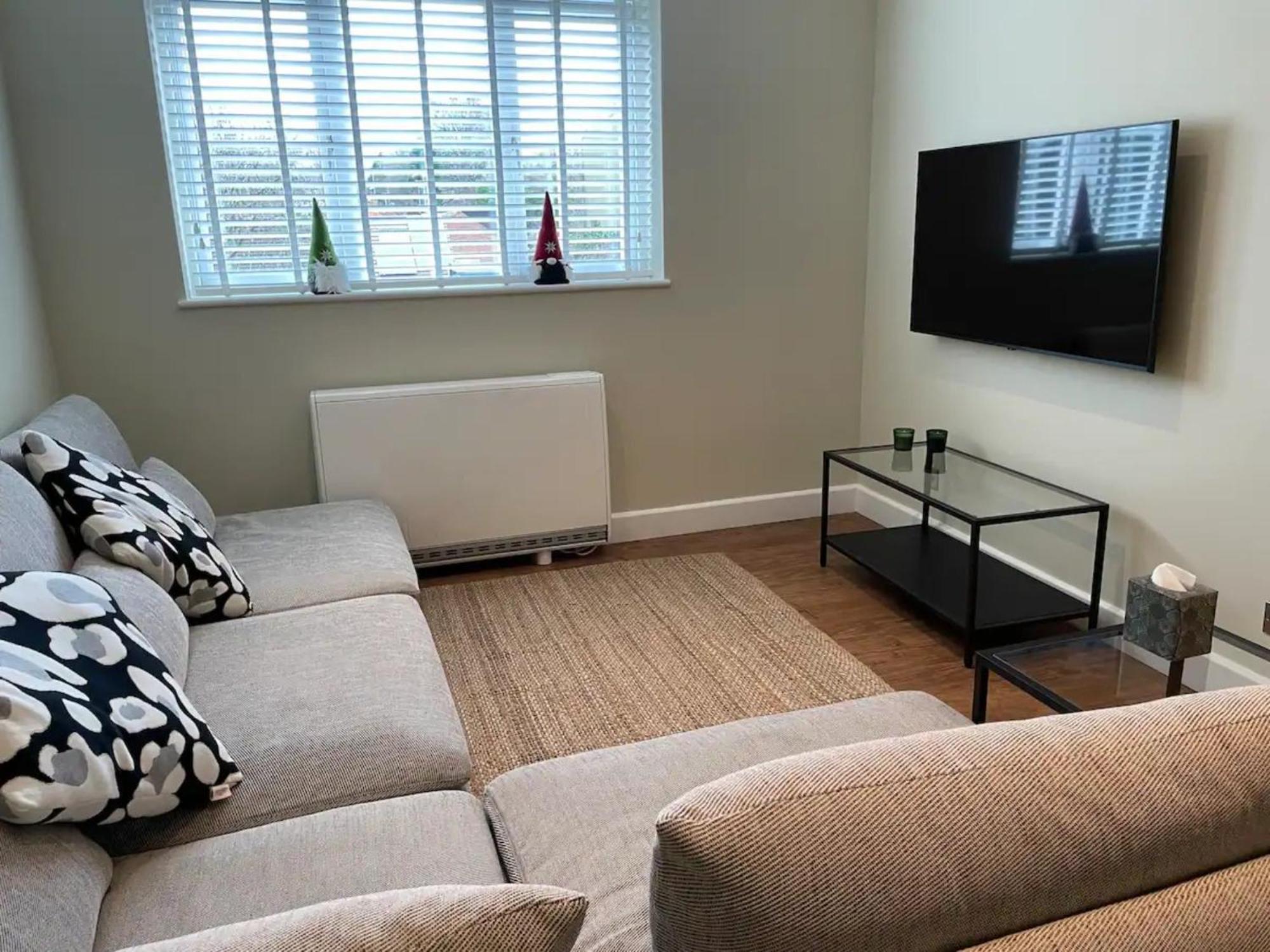 Pass The Keys Modern Family Friendly Flat With Parking Leilighet Rickmansworth Eksteriør bilde